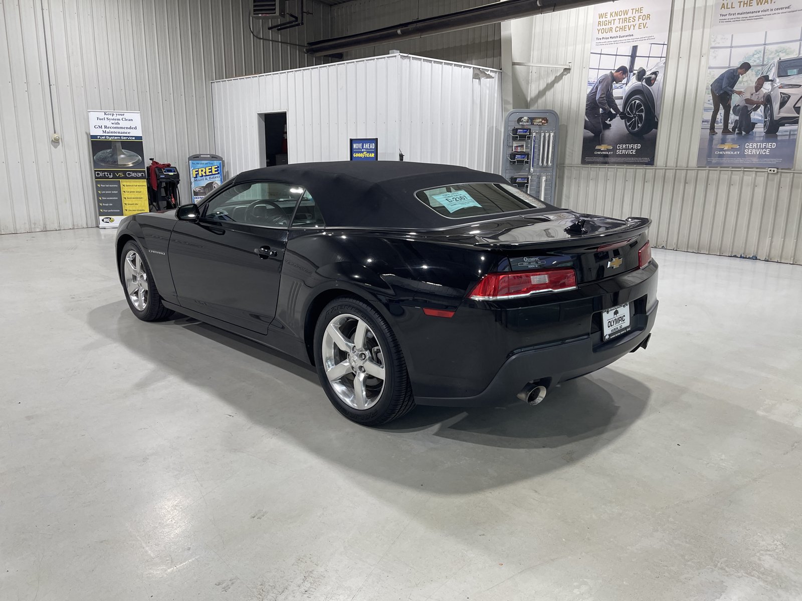 Used 2015 Chevrolet Camaro LT RWD image 6