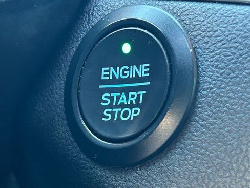 Used 2020 Ford Escape SE Sport image 17