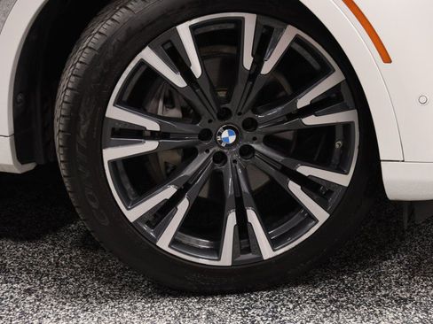 Used 2019 BMW X7 xDrive40i w/ Premium Package AWD/4WD image 4