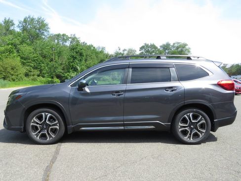 Used 2023 Subaru Ascent Limited w/ Technology Package AWD/4WD image 8