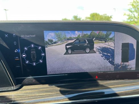 Used 2022 Cadillac Escalade Premium Luxury RWD image 90