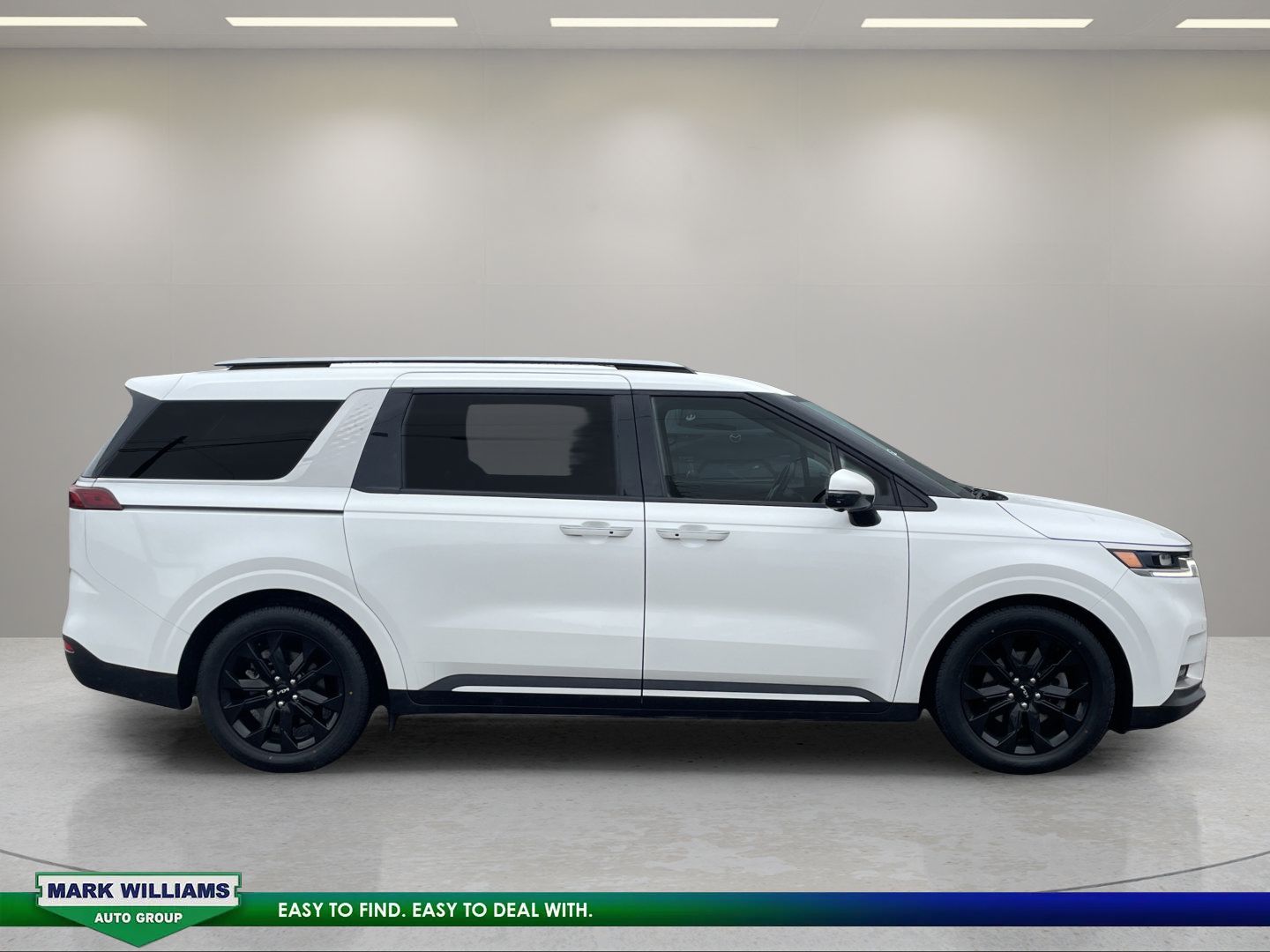 Used 2024 Kia Carnival SX FWD image 3