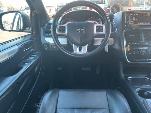 Used 2017 Dodge Grand Caravan GT image 16
