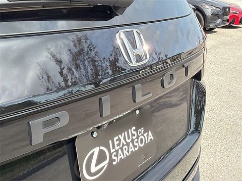 Used 2024 Honda Pilot EX-L image 11
