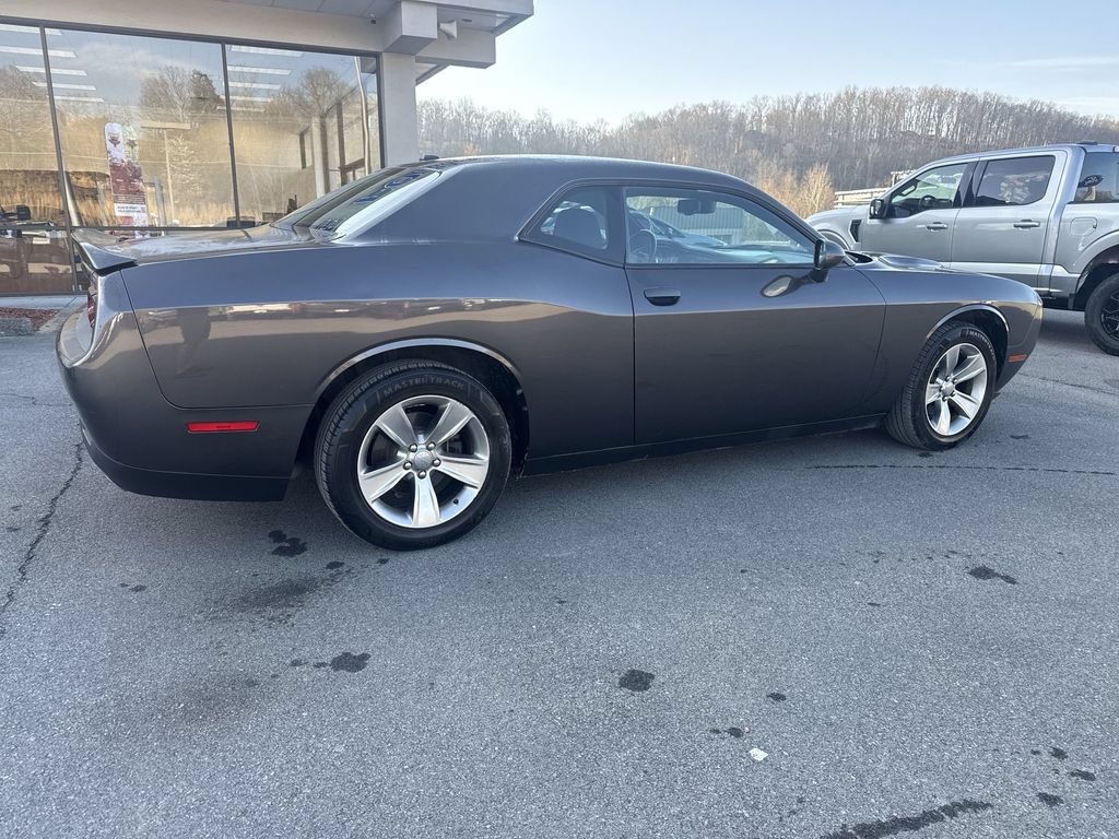 Used 2021 Dodge Challenger SXT RWD image 4
