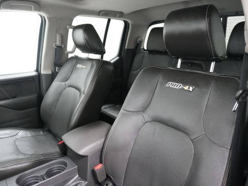 Used 2020 Nissan Frontier PRO-4X w/ Pro-4x Utility Package image 10