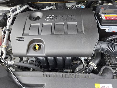 Used 2021 Toyota C-HR XLE FWD image 30