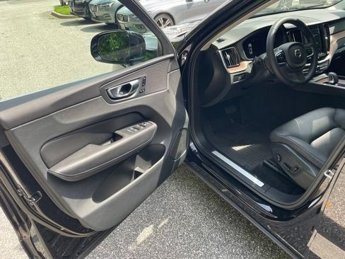 Certified 2023 Volvo XC60 B5 Plus w/ Climate Package AWD/4WD image 11
