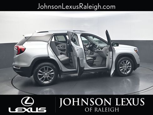 Used 2022 GMC Terrain SLT image 26