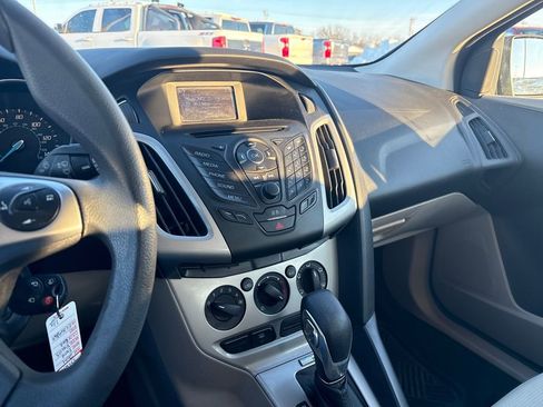 Used 2014 Ford Focus SE w/ SE Winter Package image 23