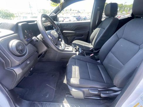 Used 2023 Chevrolet Colorado W/T RWD image 12