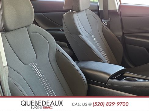 Used 2025 Hyundai Elantra SEL FWD image 30