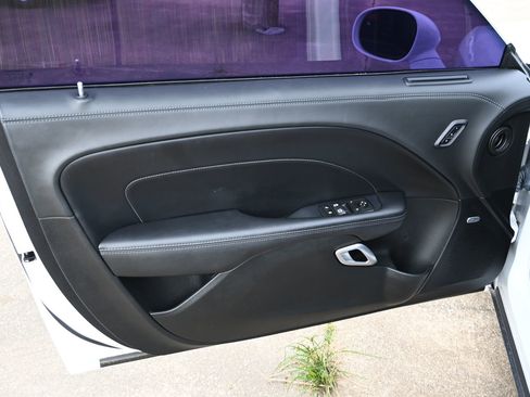 Used 2022 Dodge Challenger R/T w/ Plus Package image 9