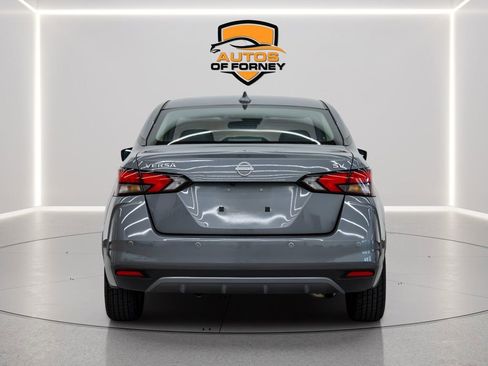 Used 2023 Nissan Versa SV FWD image 3