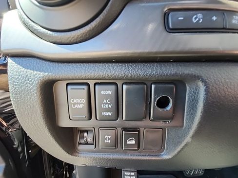 Used 2024 Nissan Titan PRO-4X w/ Pro-4x Convenience Package image 28