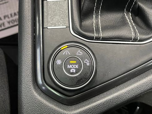 Used 2024 Volkswagen Tiguan SEL R-Line image 16