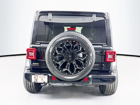 Used 2021 Jeep Wrangler Unlimited Sahara image 8