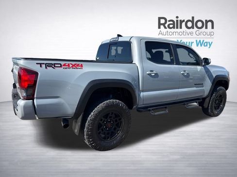 Used 2019 Toyota Tacoma TRD Off-Road AWD/4WD image 7