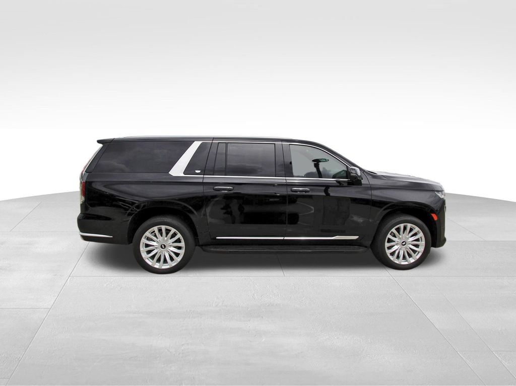 Used 2024 Cadillac Escalade ESV Luxury RWD image 5