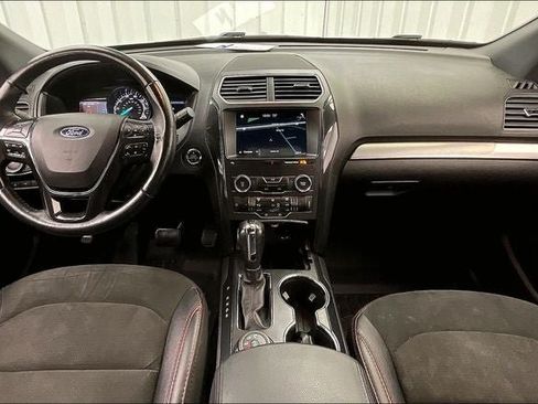 Used 2019 Ford Explorer XLT w/ Equipment Group 202A AWD/4WD image 14