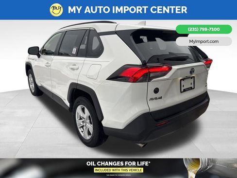 Used 2020 Toyota RAV4 XLE image 5