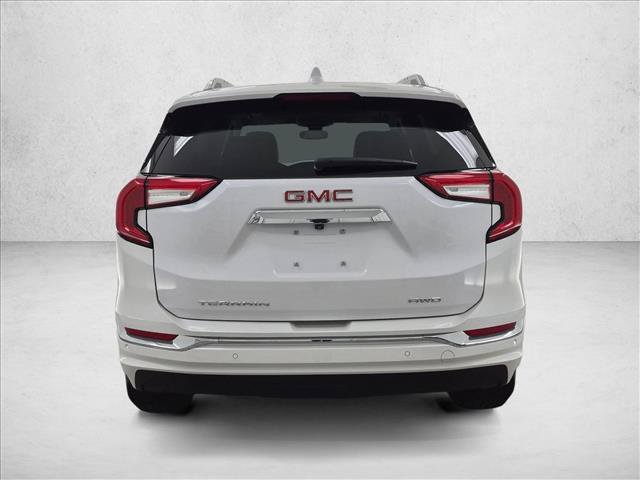 Used 2024 GMC Terrain Denali w/ Denali Premium Package AWD/4WD image 7