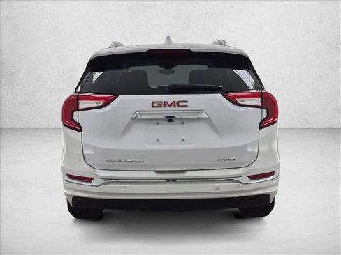 Used 2024 GMC Terrain Denali w/ Denali Premium Package AWD/4WD image 7