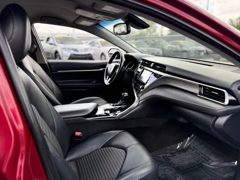 Used 2018 Toyota Camry SE w/ Convenience Package FWD image 33