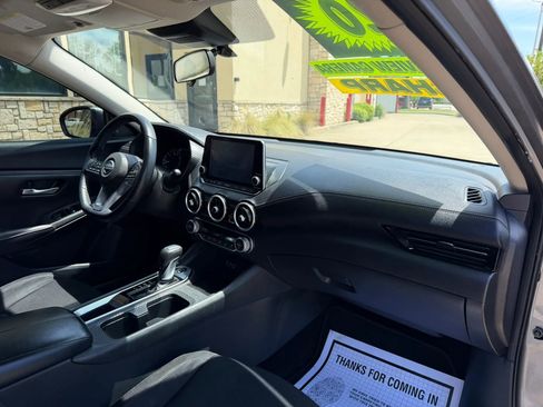 Used 2020 Nissan Sentra SV image 12