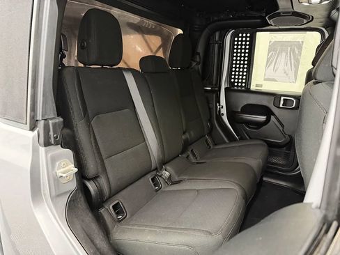 Used 2021 Jeep Gladiator Sport AWD/4WD image 29