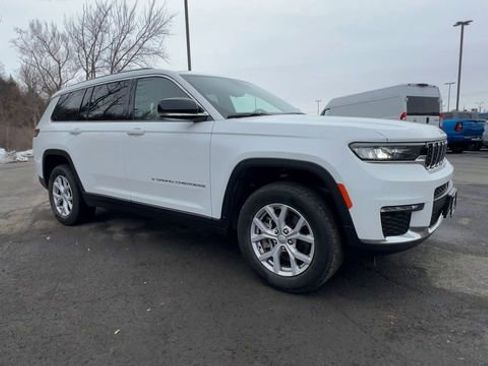 Used 2022 Jeep Grand Cherokee L Limited AWD/4WD image 2