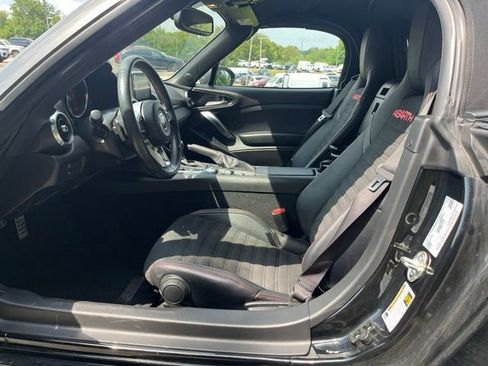 Used 2018 FIAT 124 Spider Abarth w/ Convenience Group RWD image 12