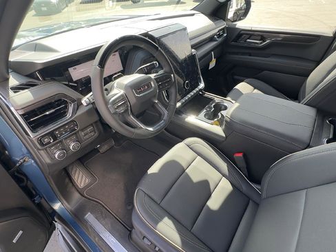 New 2026 GMC Yukon XL Elevation image 15