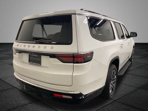 Used 2023 Jeep Wagoneer L 4WD w/ Premium Group I image 7