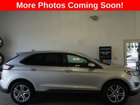 Used 2018 Ford Edge Titanium w/ Equipment Group 301A FWD image 2
