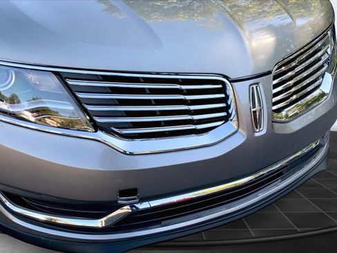 Used 2016 Lincoln MKX Reserve w/ Equipment Group 102A image 4