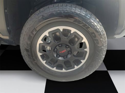 Used 2024 Toyota Tacoma TRD Off-Road image 14