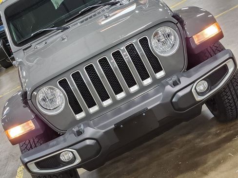 Used 2020 Jeep Wrangler Unlimited Sahara AWD/4WD image 19