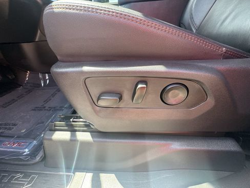 Used 2024 GMC Sierra 2500 AT4 w/ AT4 Premium Plus Package AWD/4WD image 14