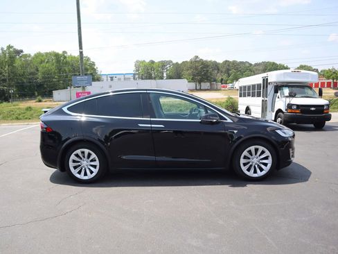 Used 2018 Tesla Model X 100D AWD/4WD image 19