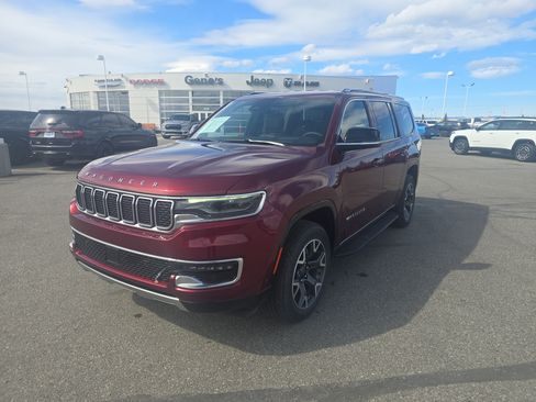 Certified 2023 Jeep Wagoneer Series III w/ Preferred Equipment Group AWD/4WD image 1
