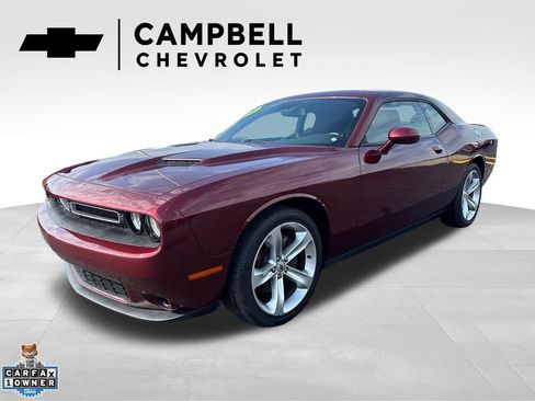 Used 2018 Dodge Challenger SXT w/ Super Sport Group (SS/T) RWD image 1