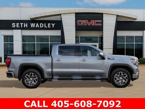 Used 2023 GMC Sierra 1500 SLT w/ SLT Premium Package AWD/4WD image 8