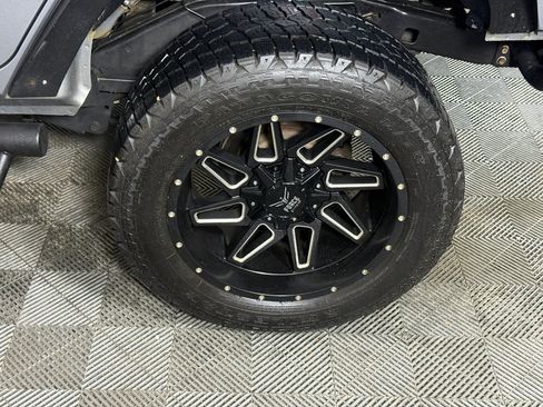 Used 2018 Jeep Wrangler Unlimited Sport S image 8