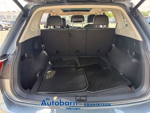 Used 2018 Volkswagen Tiguan SEL AWD/4WD image 29