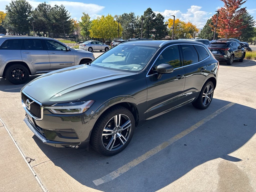 Used 2020 Volvo XC60 T5 Momentum w/ Protection Package AWD/4WD image 1