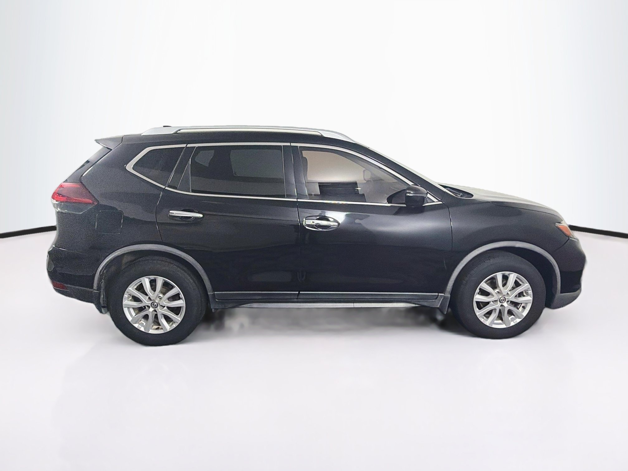 Used 2018 Nissan Rogue SV AWD/4WD image 10