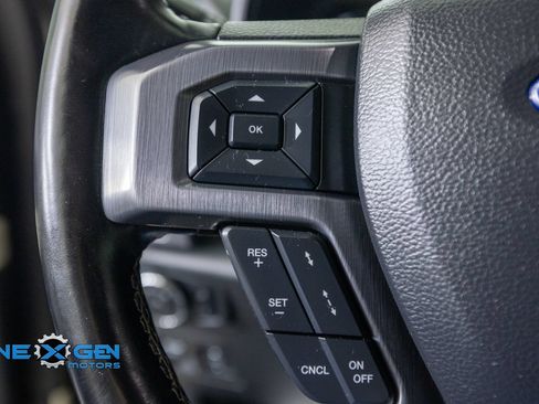 Used 2018 Ford Expedition Platinum AWD/4WD image 14