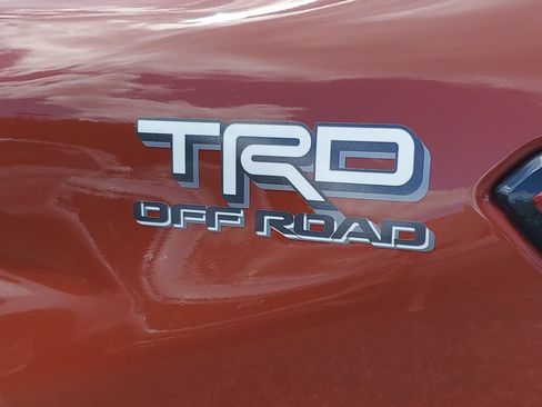 Used 2025 Toyota Tacoma TRD Off-Road w/ TRD Off Road Premium Package AWD/4WD image 30
