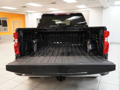 Used 2023 Chevrolet Silverado 1500 LT AWD/4WD image 9